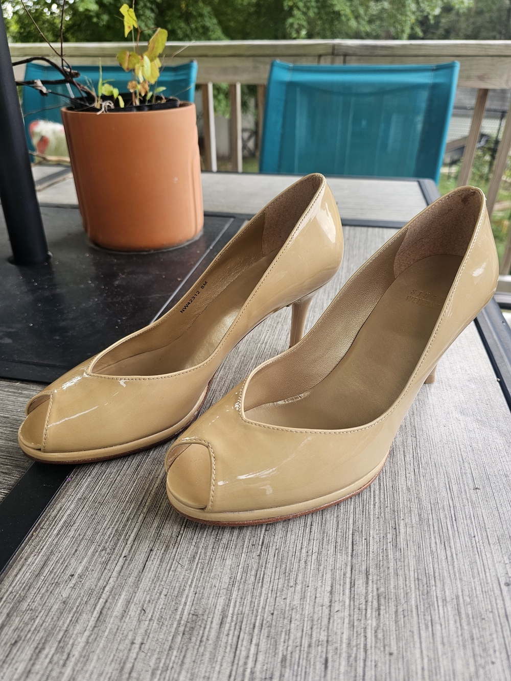 Stuart Weitzman Beige Patent Leather Peep Toe Pumps Heels Size 8M Spain